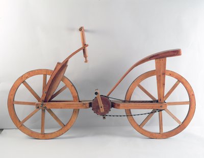 Ricostruzione del progetto di Leonardo da Vinci per una bicicletta da Leonardo da Vinci